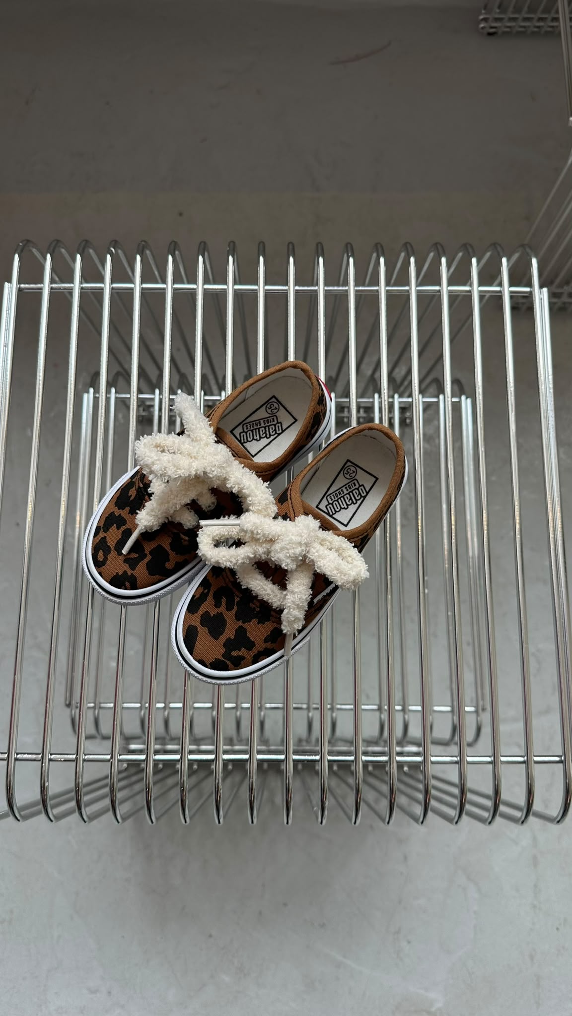 Fluffy Laces
